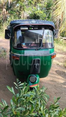 Bajaj Three Wheel 2011