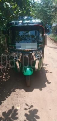 Bajaj Three Wheel 2016
