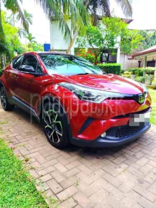 Toyota CHR 2017 -  SUV රථය sale in Sri Lanka - patpat.lk