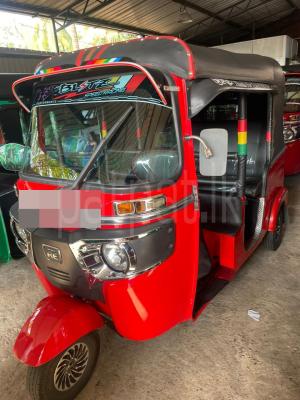 Bajaj Three Wheel 2015