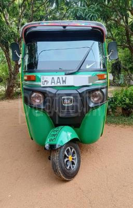 Bajaj 4 stroke 2015 - භාවිතා කරන ලද ත්‍රිරෝද රථය sale in Sri Lanka - patpat.lk