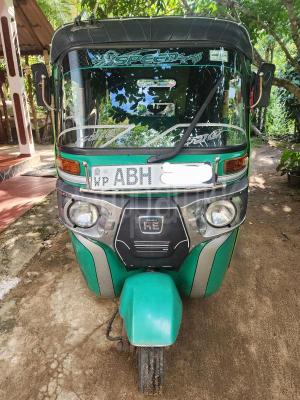 Bajaj Three Wheel 2015 - பயன்படுத்தப்பட்டது முச்சக்கர வண்டி sale in Sri Lanka - patpat.lk