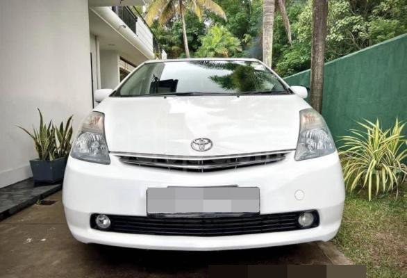 Toyota Prius 2011 - භාවිතා කරන ලද කාර් sale in Sri Lanka - patpat.lk