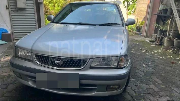 Nissan Sunny 2000