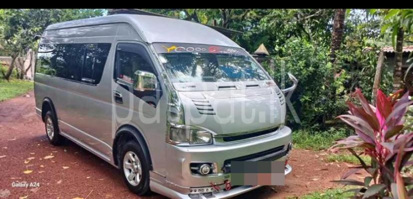Toyota Grand Hiace 2016 - பயன்படுத்தப்பட்டது வேன் sale in Sri Lanka - patpat.lk