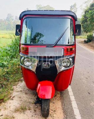 Bajaj Three Wheel 2016