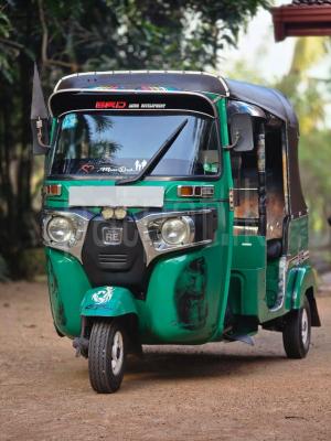 Bajaj Three Wheel 2015