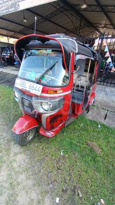Bajaj Three Wheel 2016