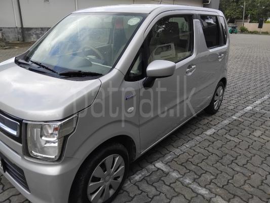 Suzuki Wagon R 2017 - භාවිතා කරන ලද කාර් sale in Sri Lanka - patpat.lk