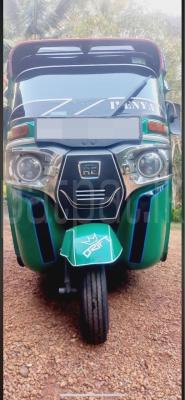 Bajaj Three Wheel 2014