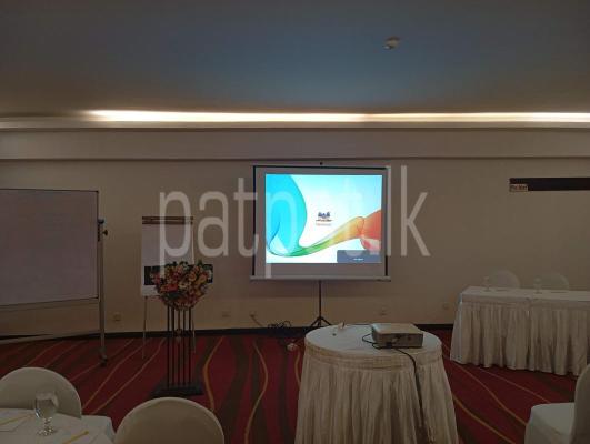 Projector a Rent