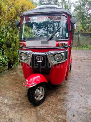 Bajaj Three Wheel 2015