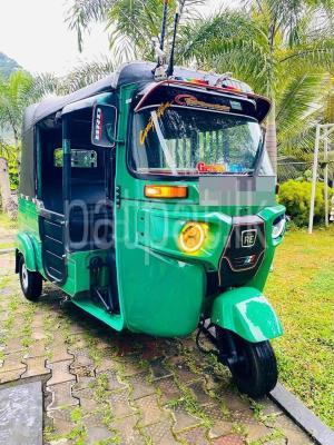 Bajaj Three Wheel 2015