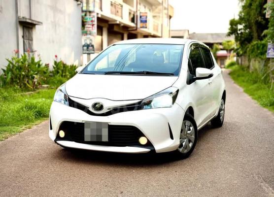 Toyota Vitz 2015 - பயன்படுத்தப்பட்டது கார் sale in Sri Lanka - patpat.lk