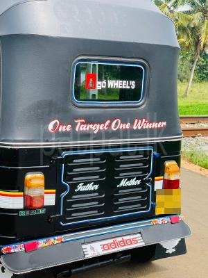 Bajaj Three Wheel 2011