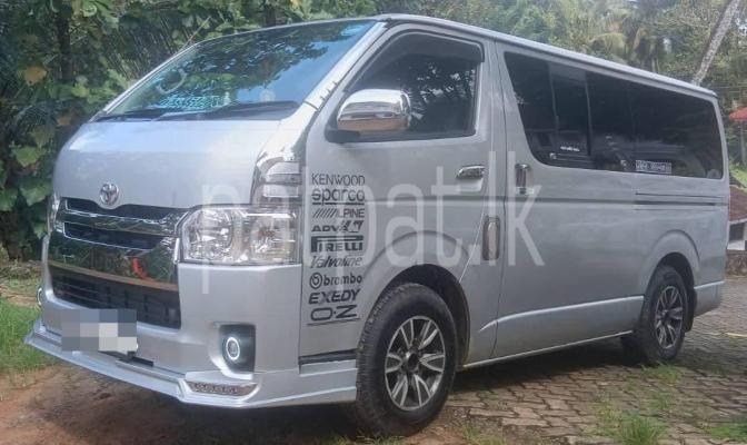 Toyota Hiace 2004 - பயன்படுத்தப்பட்டது வேன் sale in Sri Lanka - patpat.lk