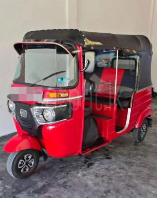 Bajaj Three Wheel 2015