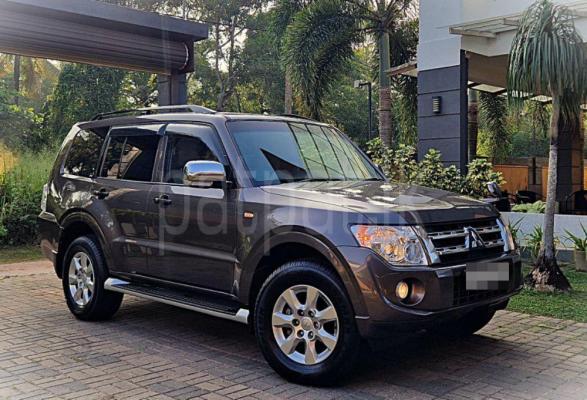 Mitsubishi Montero 2013