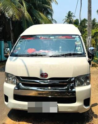 Toyota Hiace 2015 - භාවිතා කරන ලද වෑන් රථය sale in Sri Lanka - patpat.lk