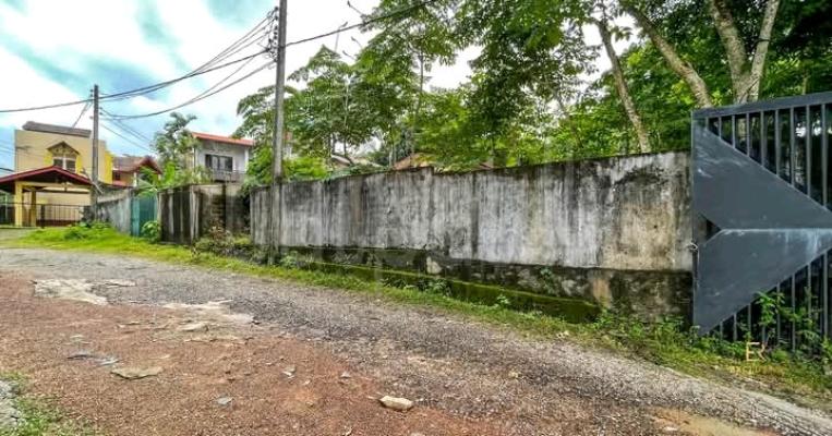 Commercial Land for Sale in Pelawatta