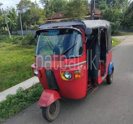 Bajaj 4 stroke 2013 - Reconditioned Three wheeler sale in Sri Lanka - patpat.lk