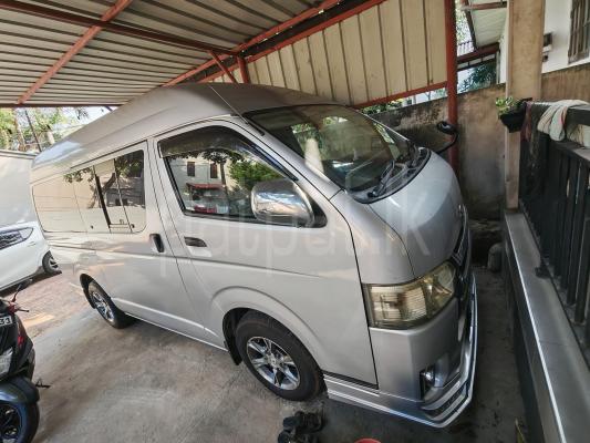 Toyota Hiace 2012