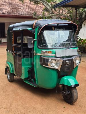 Bajaj Three Wheel 2016