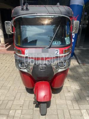 Bajaj Three Wheel 2017