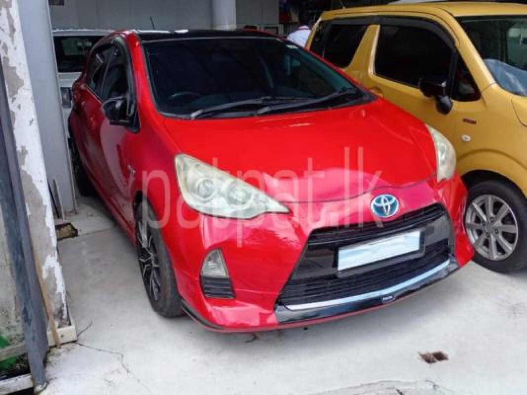 Toyota Aqua 2013 - பயன்படுத்தப்பட்டது கார் sale in Sri Lanka - patpat.lk