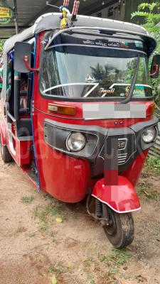 Bajaj Three Wheel 2016