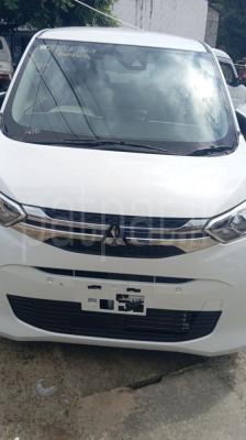 Mitsubishi Space Wagon 2023