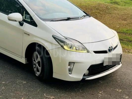 Toyota Prius 2015 - பயன்படுத்தப்பட்டது கார் sale in Sri Lanka - patpat.lk