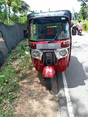 Bajaj 4 stroke 2018 - Reconditioned Three wheeler sale in Sri Lanka - patpat.lk