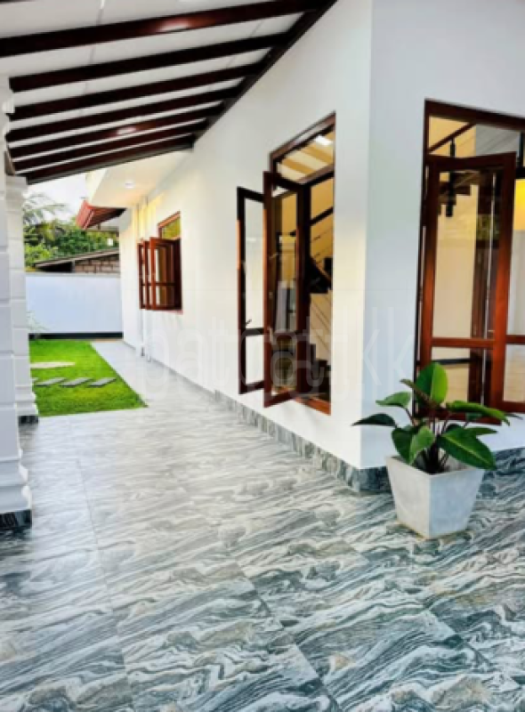 House for Sale in Batuwita