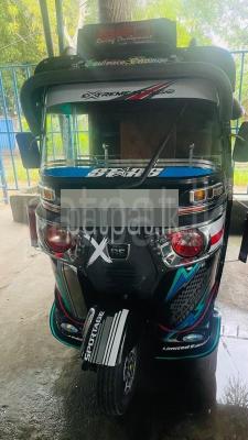 Bajaj Three Wheel 2015