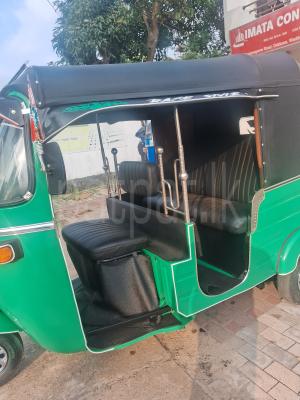 Bajaj Three Wheel 2005