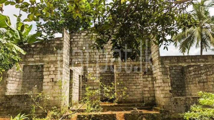 Commercial Land for Sale in Nittambuwa