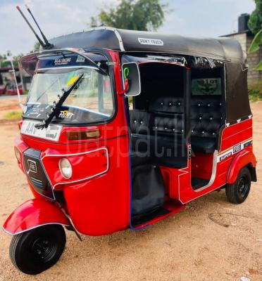 Bajaj Three Wheel 2015
