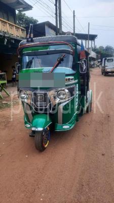 Bajaj Three Wheel 2014