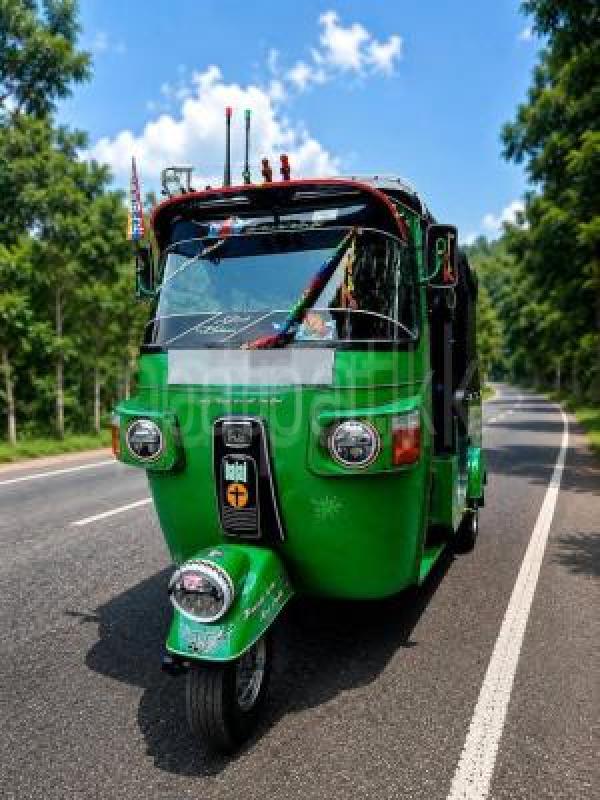 Bajaj 4 stroke 2012 -  ත්‍රිරෝද රථය sale in Sri Lanka - patpat.lk