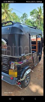 Bajaj 4 stroke 2015 - Used Three wheeler sale in Sri Lanka - patpat.lk