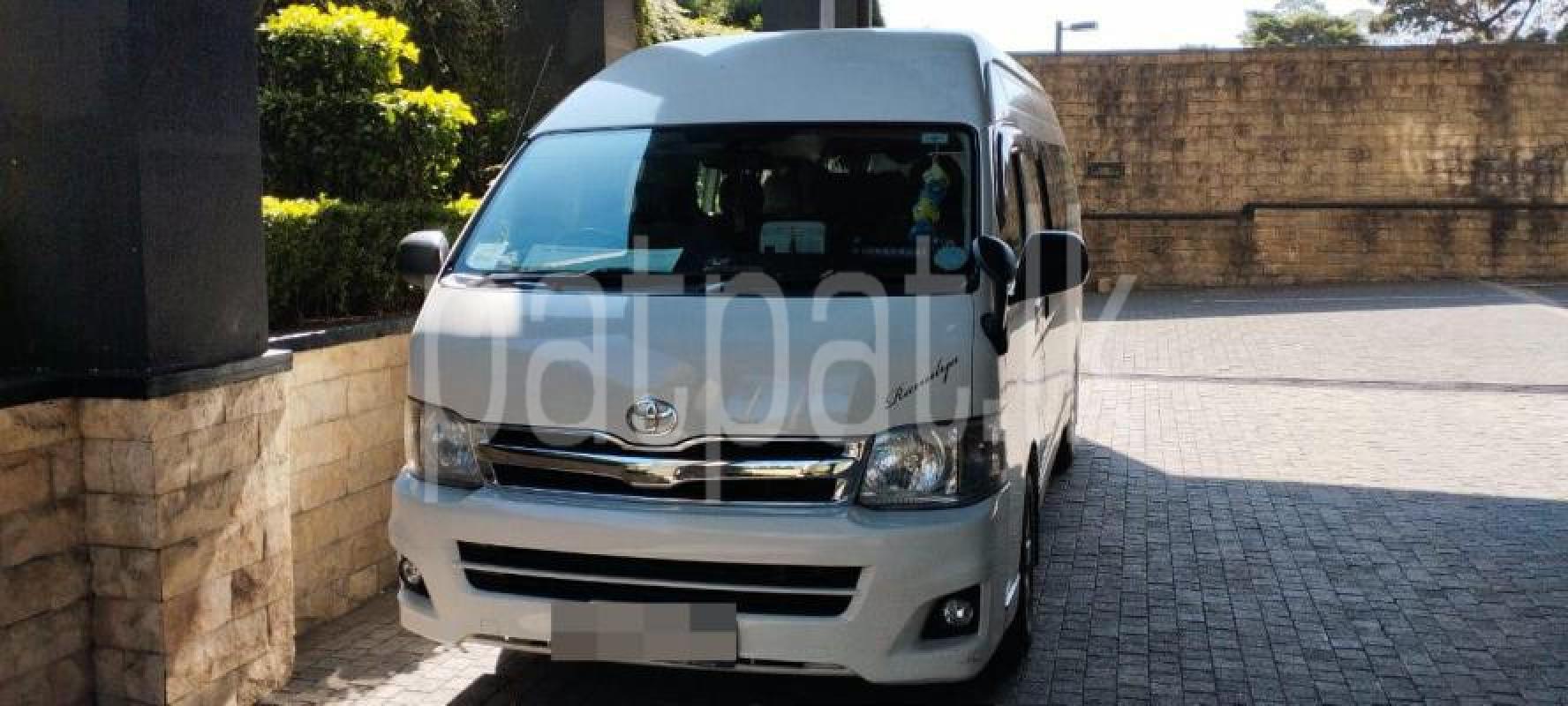 Toyota Hiace 2016 -  Van sale in Sri Lanka - patpat.lk
