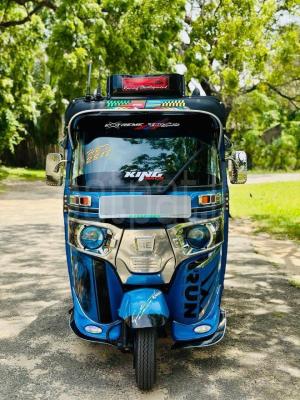 Bajaj Three Wheel 2014