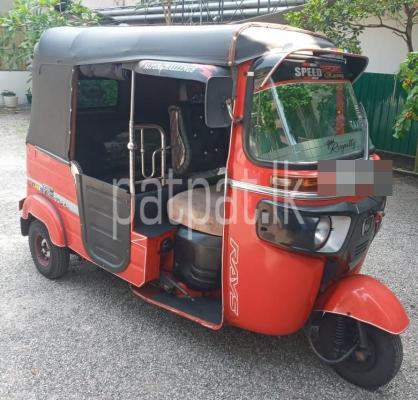 Bajaj Three Wheel 2014