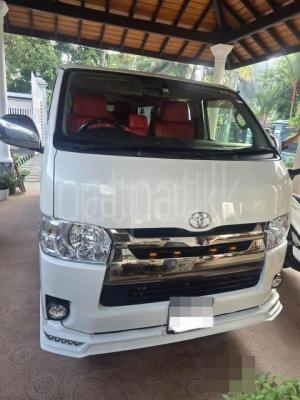 Toyota Grand Hiace 2017 - பயன்படுத்தப்பட்டது வேன் sale in Sri Lanka - patpat.lk