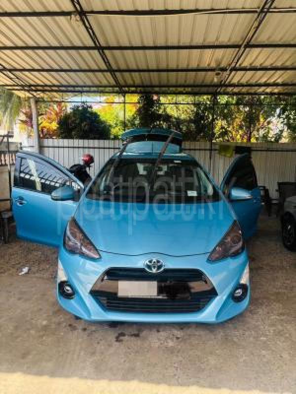 Toyota Aqua 2012 -  கார் sale in Sri Lanka - patpat.lk