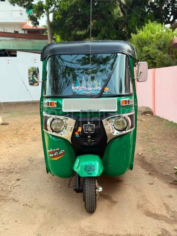 Bajaj 4 stroke 2015 - Used Three wheeler sale in Sri Lanka - patpat.lk