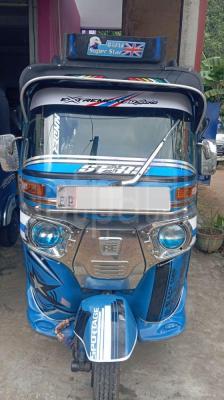 Bajaj Three Wheel 2015