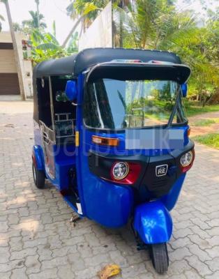 Bajaj Three Wheel 2014