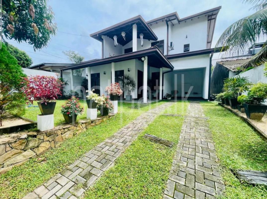 House for Sale in Athurugiriya